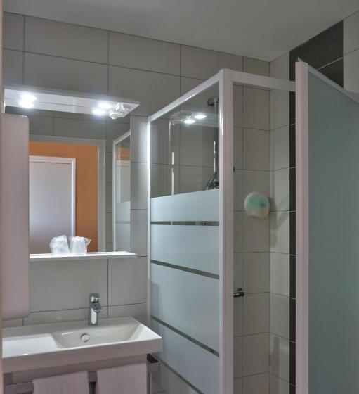 غرفة قياسية, Queen Serenity