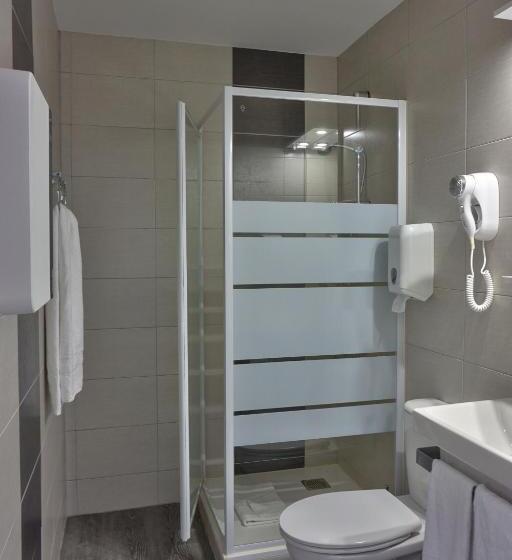 غرفة قياسية مطلّة علي الحديقة, Queen Serenity