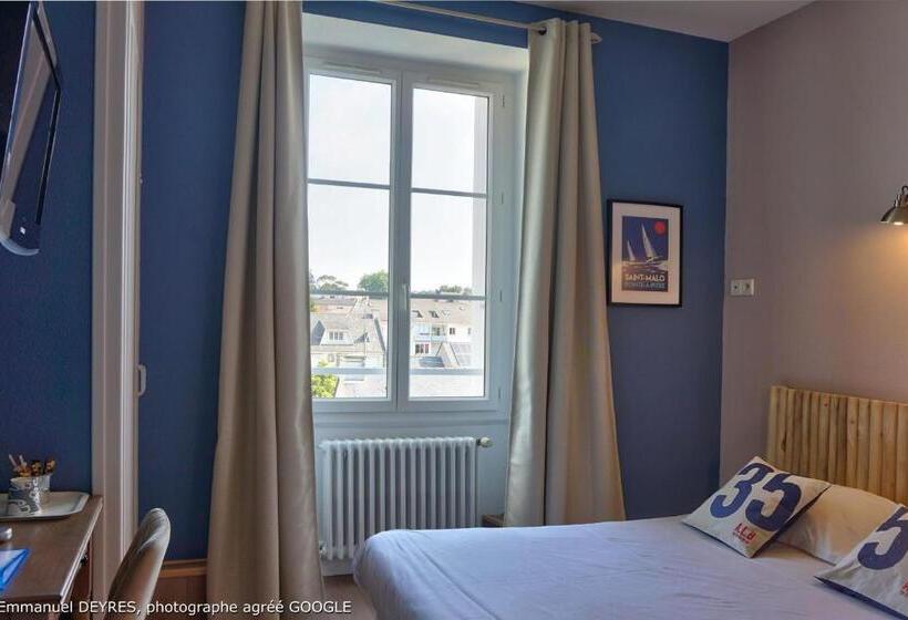 غرفة قياسية مطلّة علي الحديقة, Queen Serenity