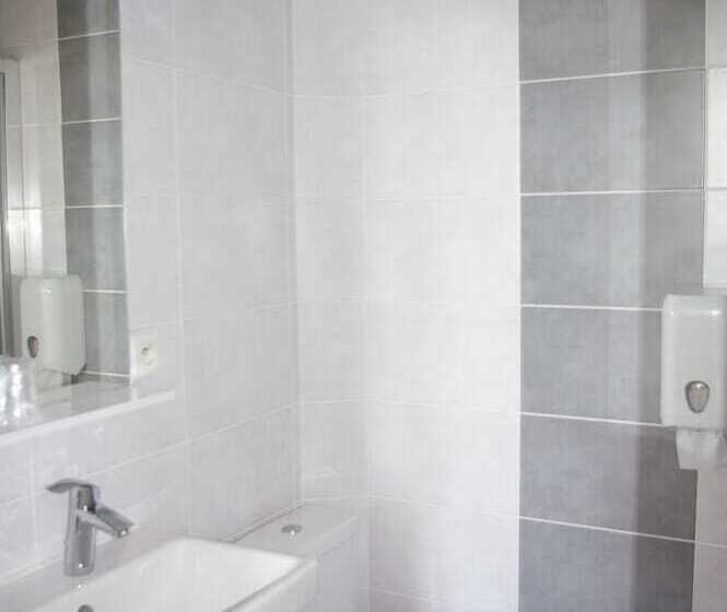 غرفة قياسية فردية, Queen Serenity