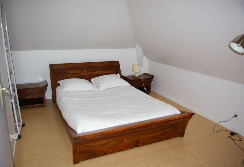 شقة غرفتين, Queen Serenity