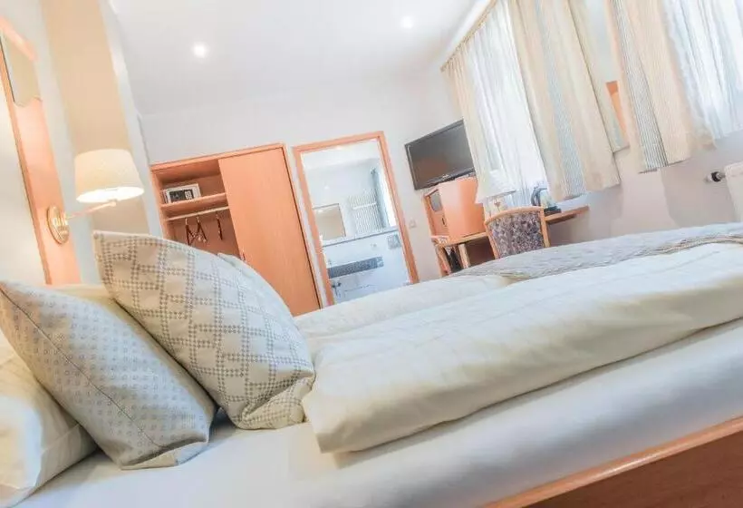 Comfort room with balcony, Logis Hotel Restaurant Dimmer