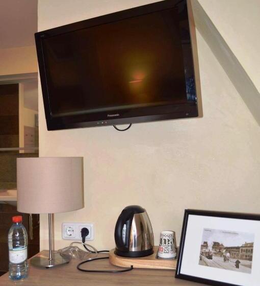 اتاق راحتی سه تخته, Logis Hotel Restaurant Dimmer