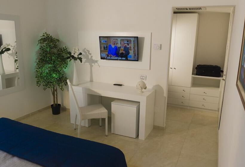 חדר סטנדרט, Scialara