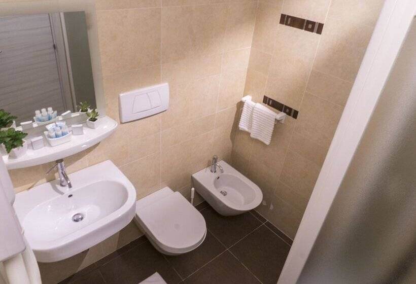 חדר סטנדרט לארבעה, Scialara