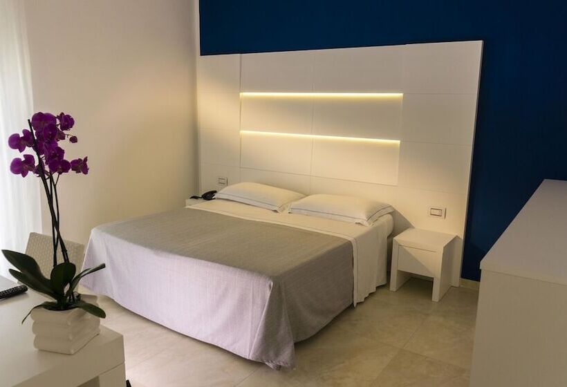 חדר סטנדרט לארבעה, Scialara