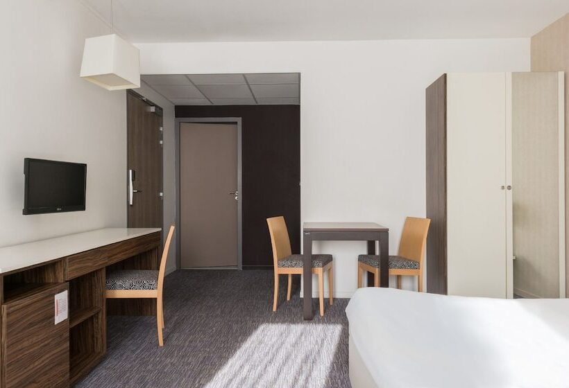 4인용 스탠다드 룸, The Originals City, Hôtel Le Coeur D Or, Sedan Est