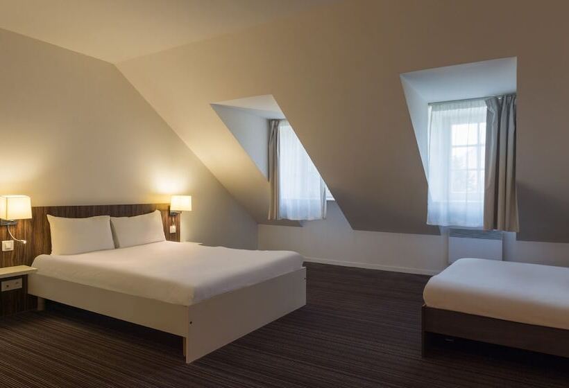 Четырехместный Номер Стандарт, The Originals City, Hôtel Le Coeur D Or, Sedan Est