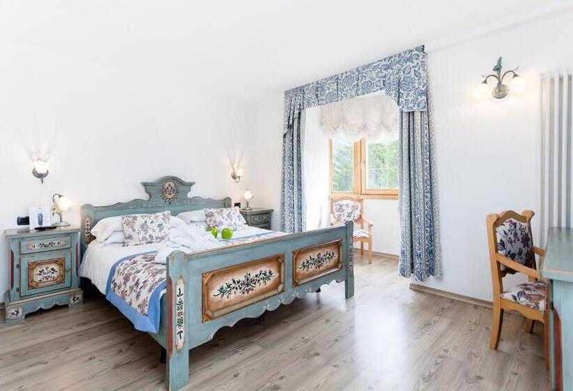 סוויטת ג'וניור, Vienna