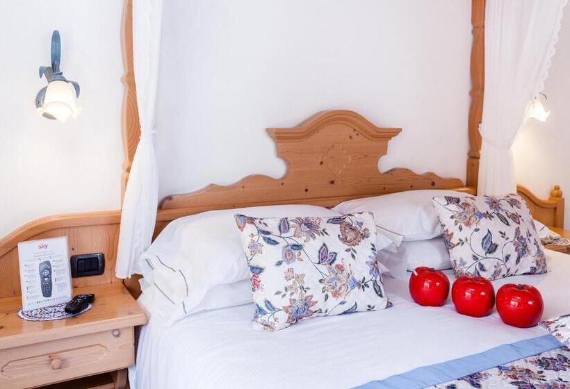 חדר סטנדרט לשלושה, Vienna