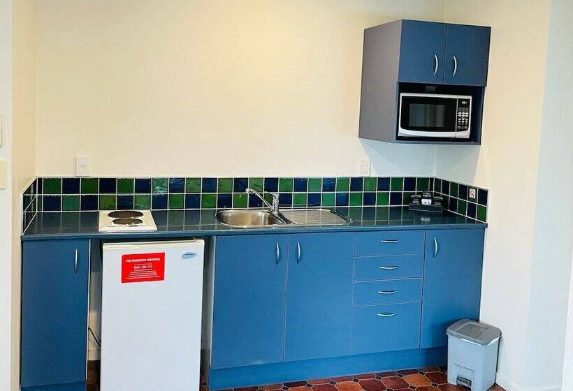 Апартаменты 1 Спальня, 298 Westside Motor Lodge