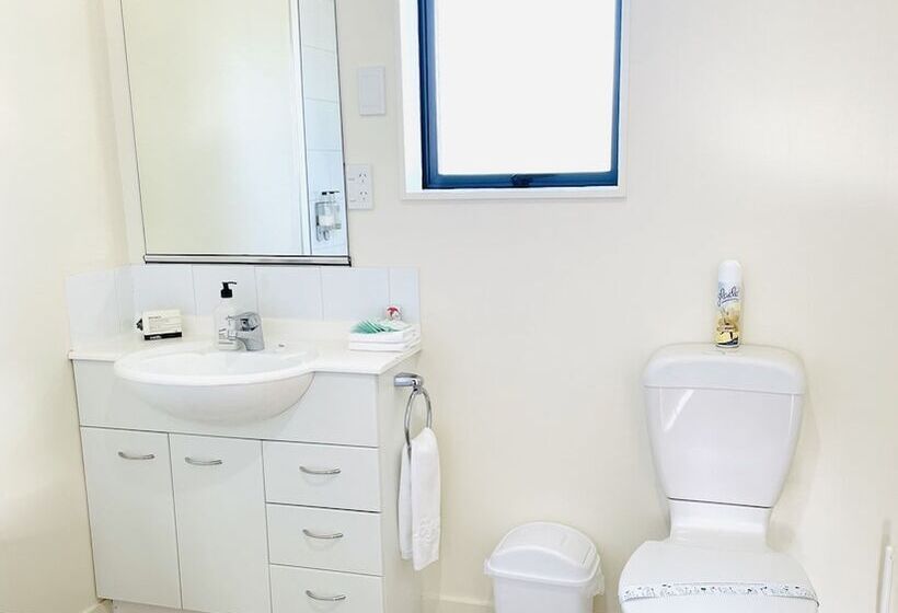 Апартаменты 3 Спальни, 298 Westside Motor Lodge