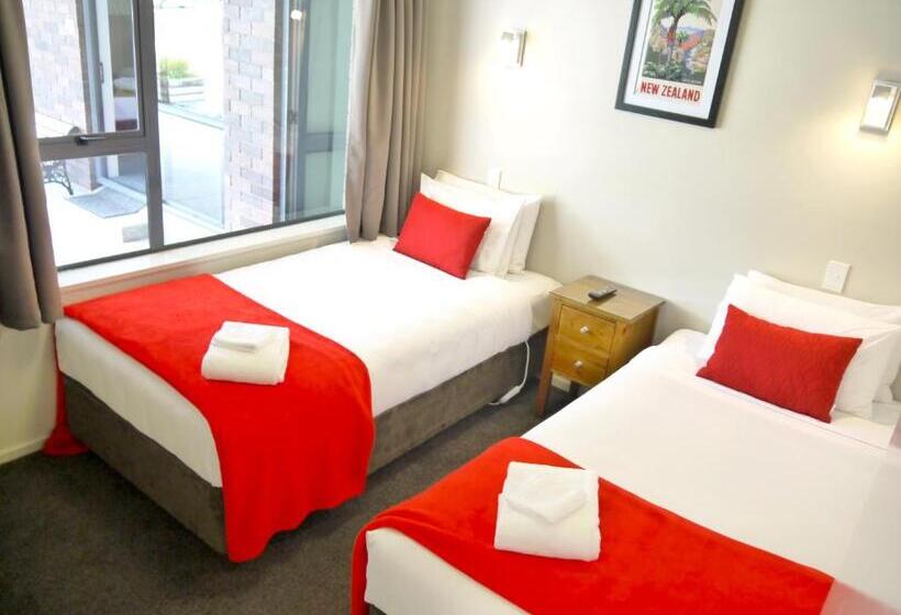 شقة غرفتين, The Terrace