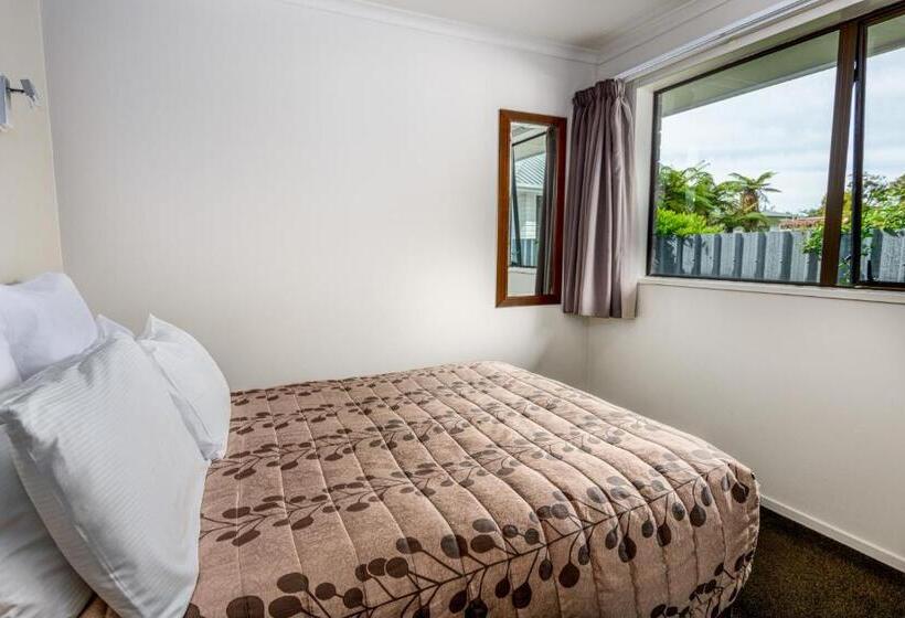 شقة غرفتين, The Terrace