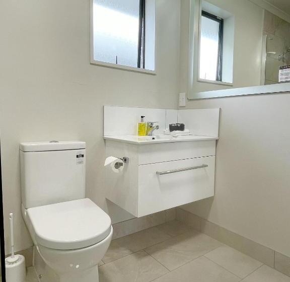 إستوديو قياسى سرير كينج, The Terrace