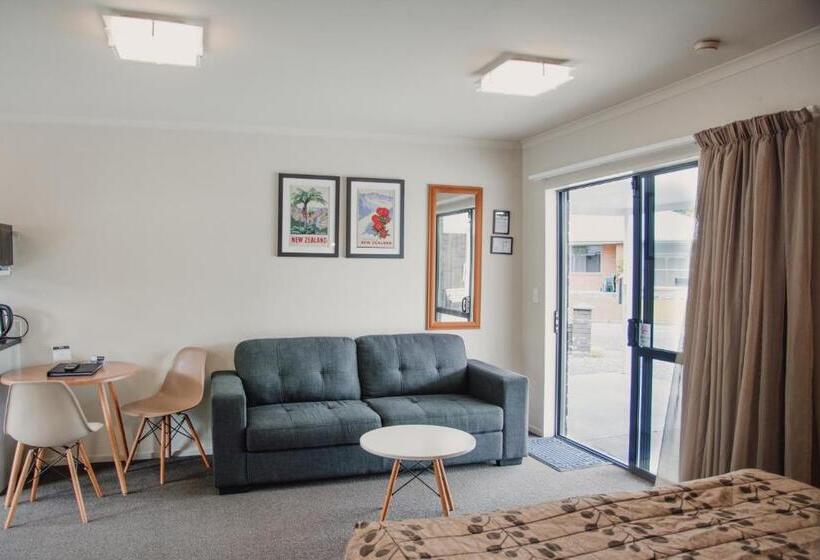 إستوديو قياسى سرير كينج, The Terrace