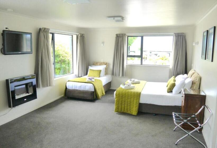 إستوديو قياسى ذو إطلالة, The Terrace