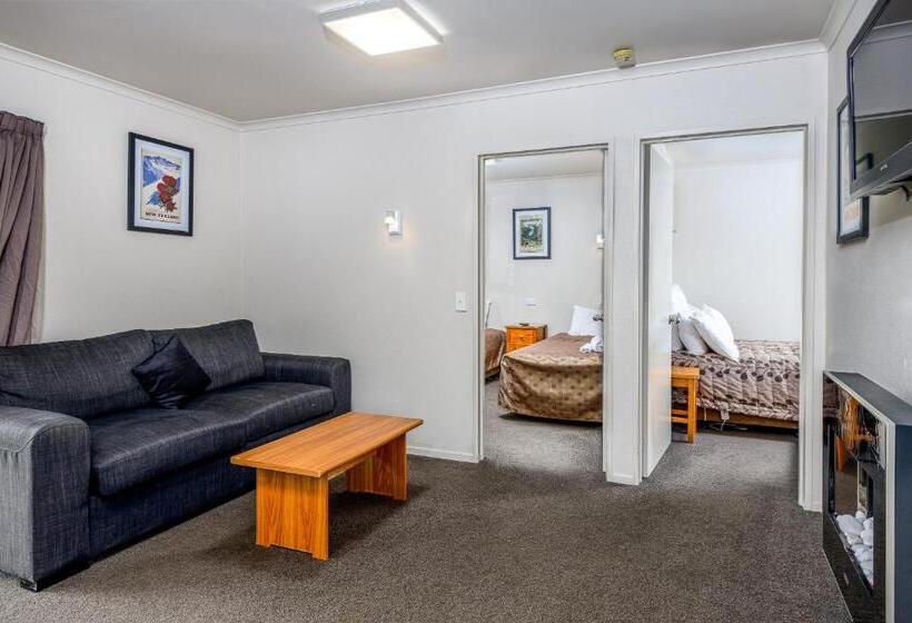 شقة غرفتين, The Terrace