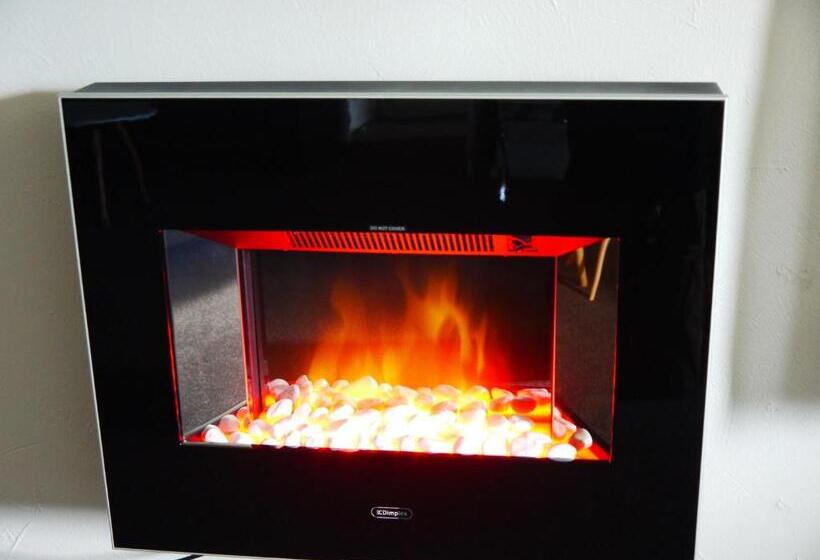 شقة غرفتين, The Terrace