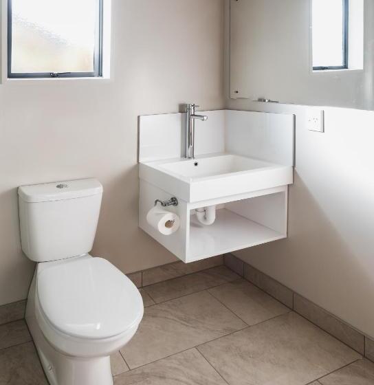 إستوديو قياسى سرير كينج, The Terrace