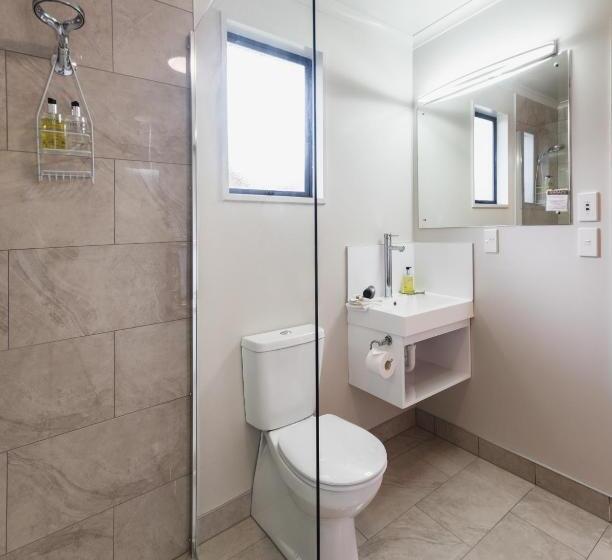 إستوديو قياسى سرير كينج, The Terrace