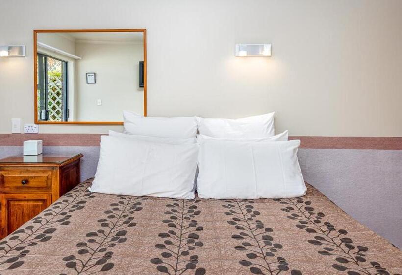 إستوديو قياسى سرير كينج, The Terrace