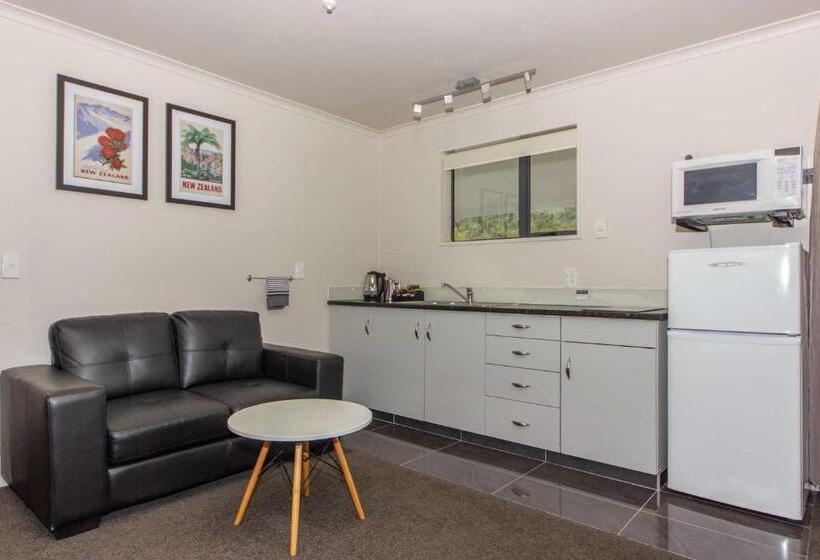 إستوديو قياسى ذو إطلالة, The Terrace