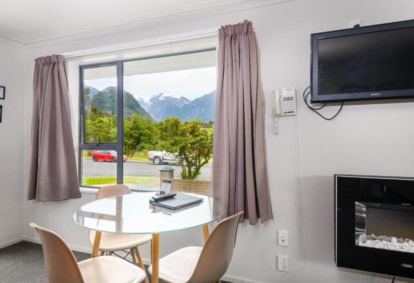 إستوديو قياسى ذو إطلالة, The Terrace