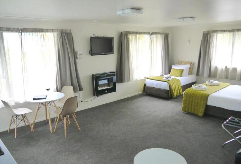 إستوديو قياسى ذو إطلالة, The Terrace