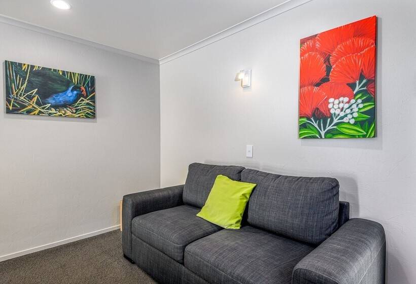 شقة غرفتين, The Terrace