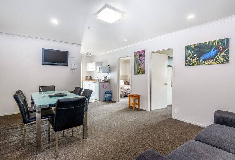 شقة غرفتين, The Terrace