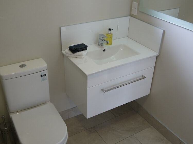 إستوديو قياسى سرير كينج, The Terrace