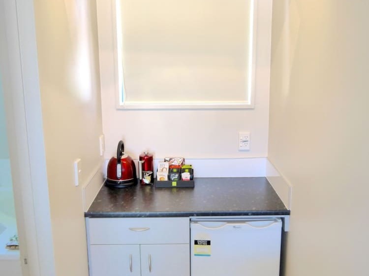 إستوديو قياسى سرير كينج, The Terrace