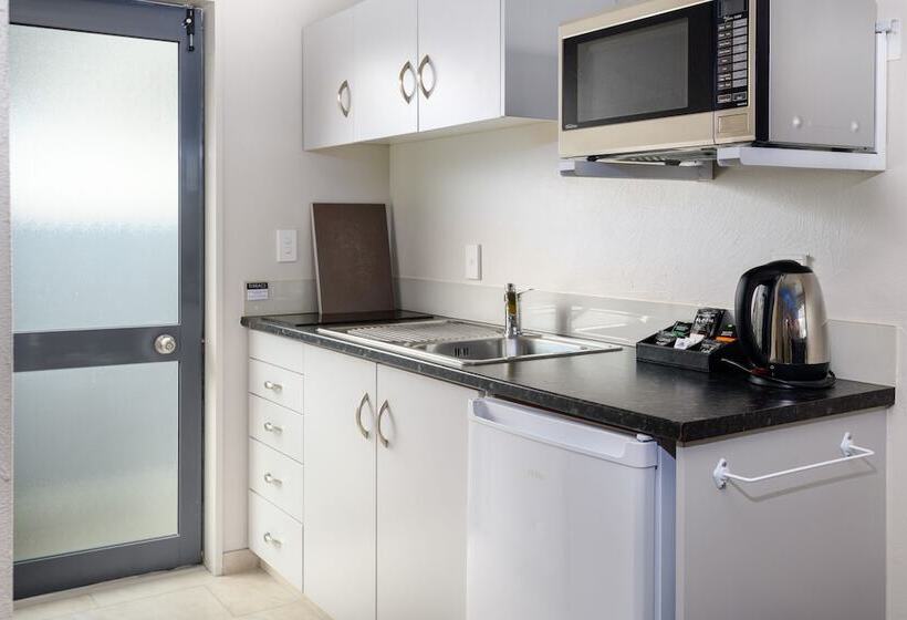 شقة غرفتين, The Terrace