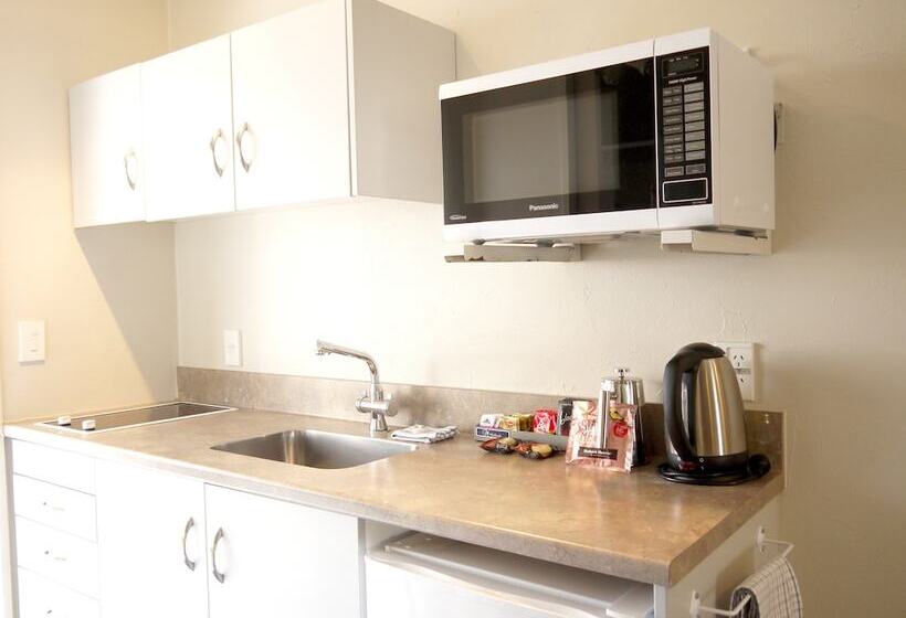 شقة غرفتين, The Terrace