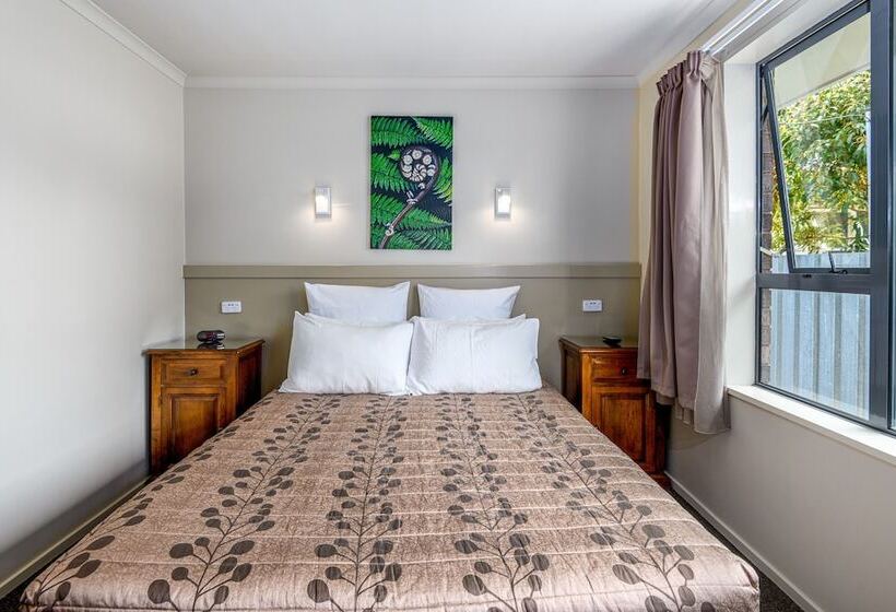 شقة غرفتين, The Terrace