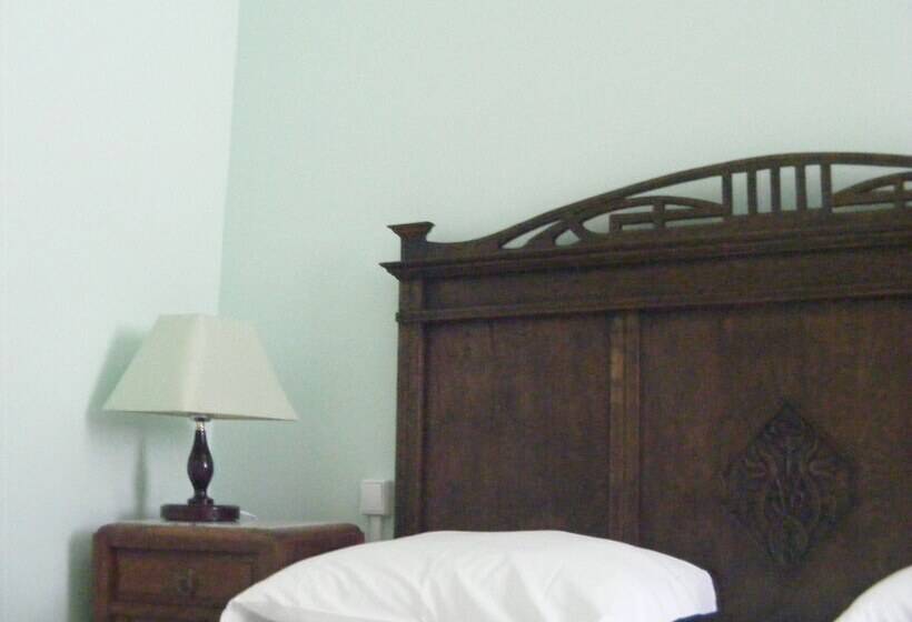 Номер Стандарт Трехместный, União   Guest House