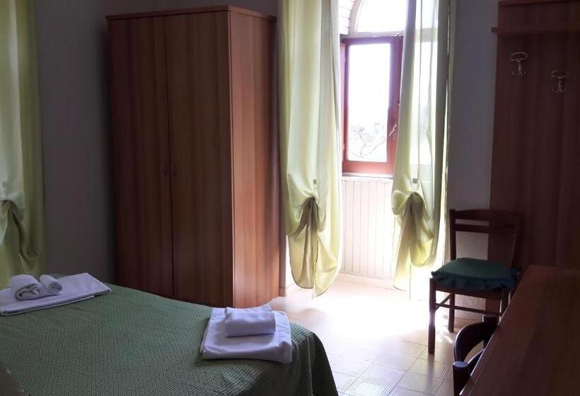 غرفة قياسية, Residence Moneglia