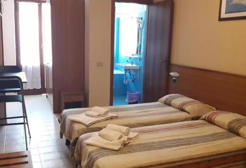 استودیوی استاندارد, Residence Moneglia