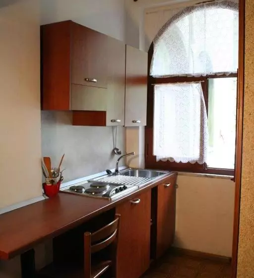 استودیوی استاندارد, Residence Moneglia