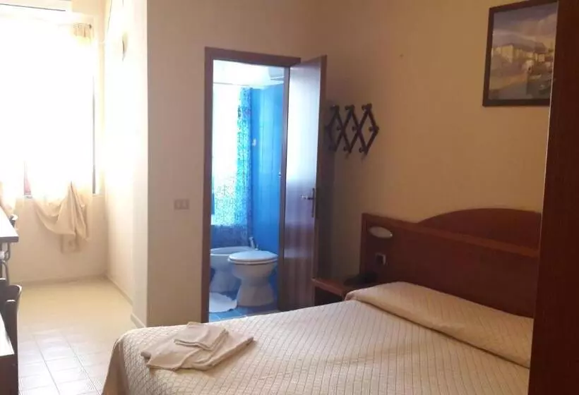 استودیوی استاندارد, Residence Moneglia