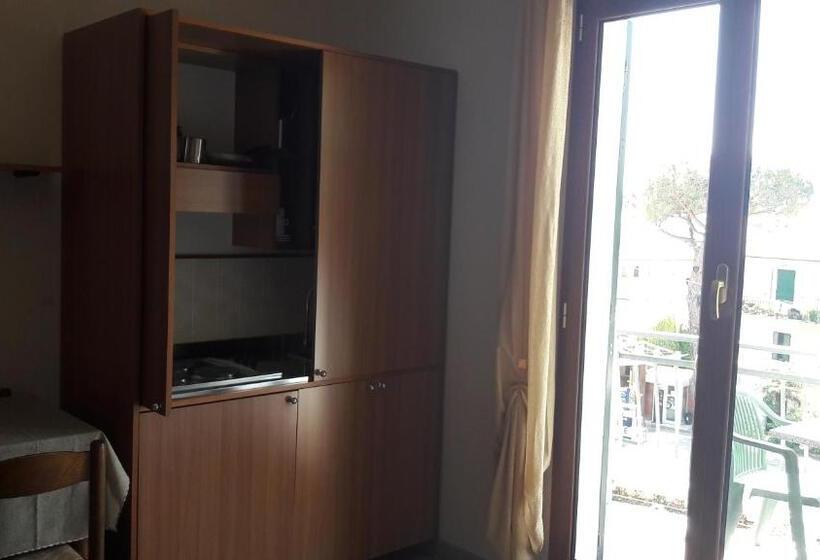 شقة غرفة واحدة, Residence Moneglia