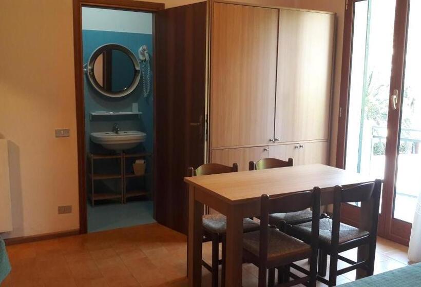 شقة غرفة واحدة, Residence Moneglia