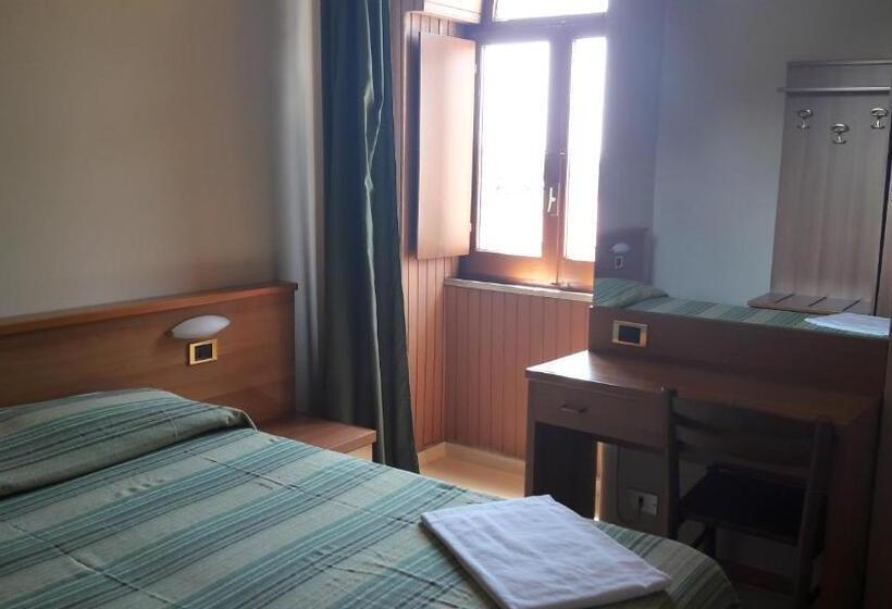 شقة غرفة واحدة, Residence Moneglia