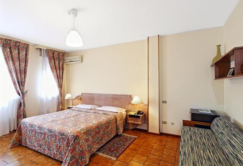 اتاق استاندارد سه نفره, Residence Sogno