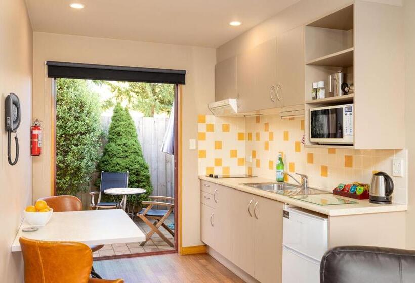 סוויטה, Settlers Boutique Motel