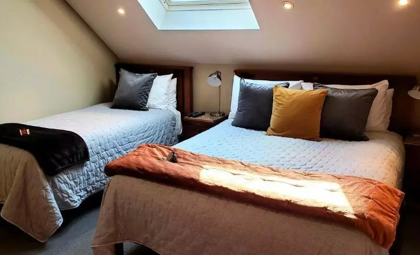デラックストリプルルーム, Settlers Boutique Motel