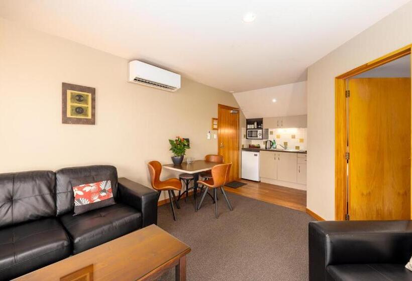 חדר דלוקס לשלושה, Settlers Boutique Motel