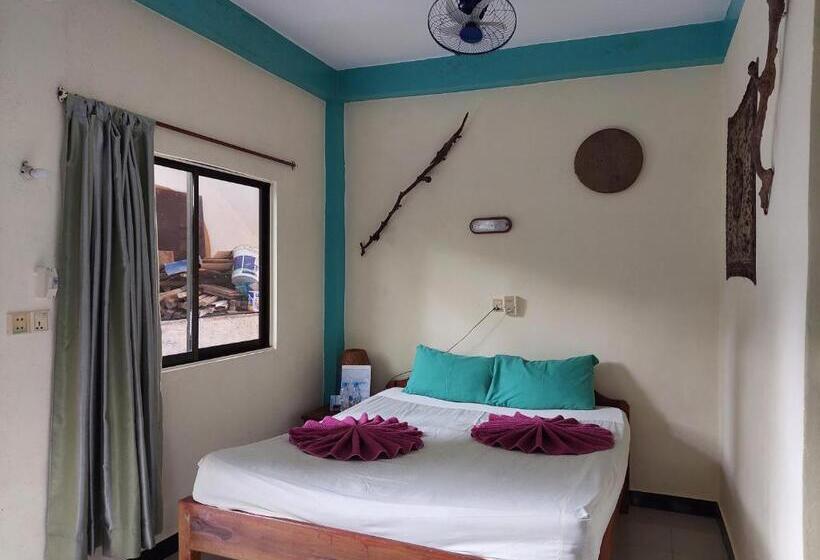 اتاق ساده سه‌ نفره, Auberge De La Plage