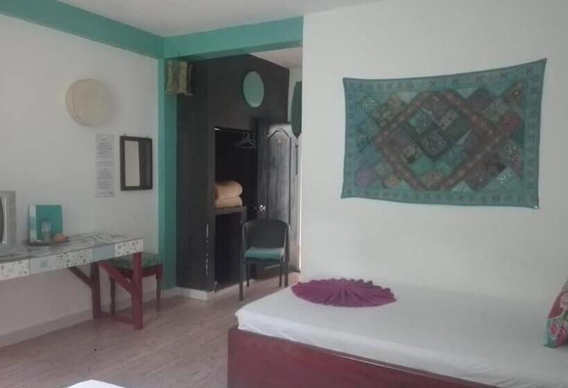 اتاق اکونومی, Auberge De La Plage
